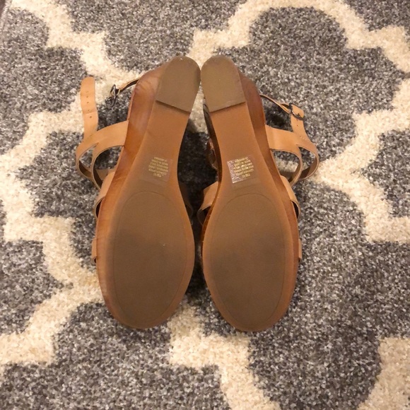 Lucky Brand Wedge Sandals - Picture 3 of 4